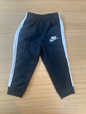 Nike Black Joggers with White Side Panels - Kids